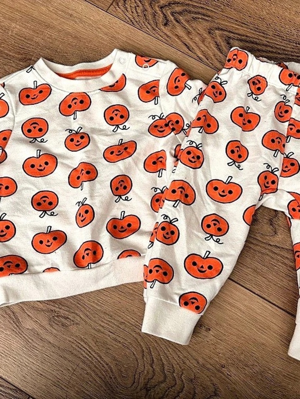Cat & Jack  Pumpkin Print Sweatshirt & Joggers Set
